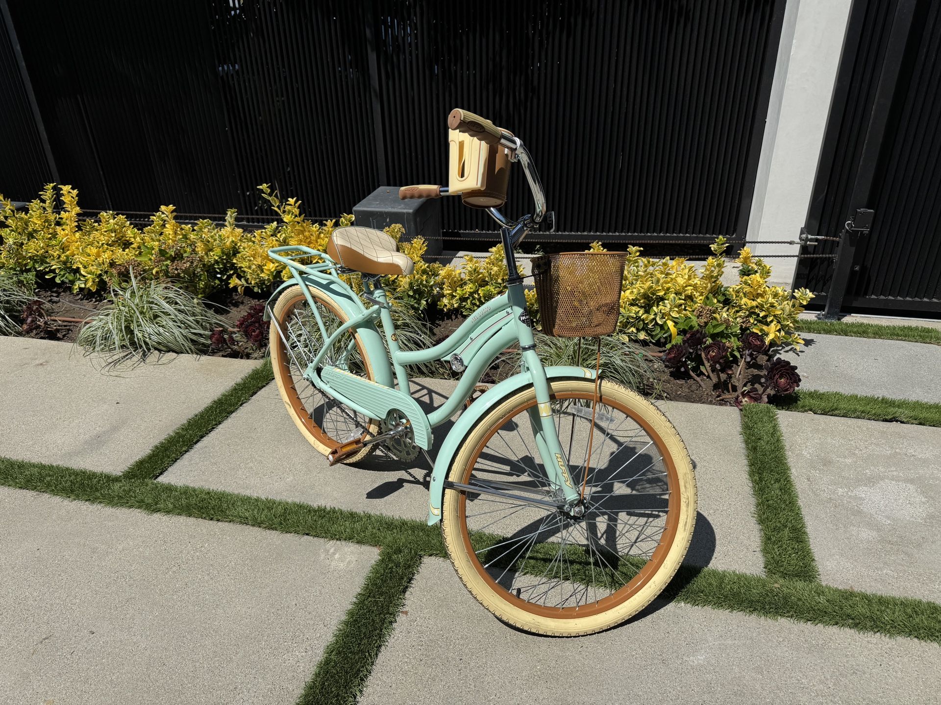 Huffy 24 Nel Lusso Girls' Cruiser Bike with Perfect Fit Frame