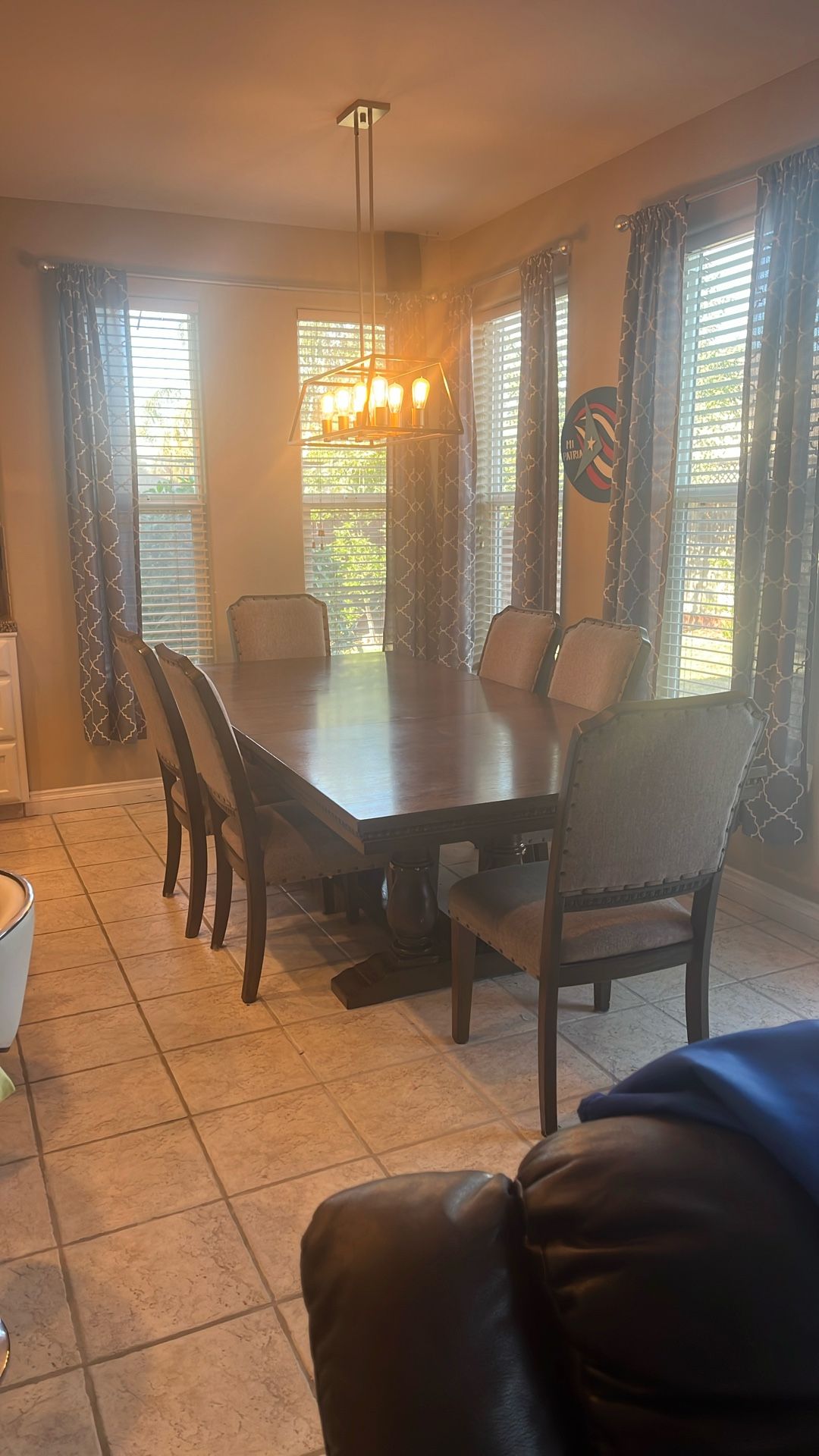 Dinning Table With Six Chairs