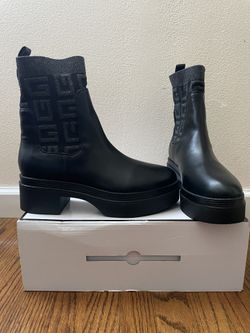 Guess Chelsea Boots