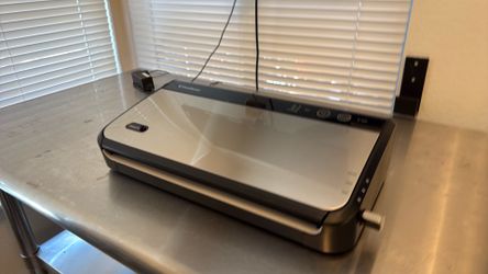 FoodSaver Vacuum Sealer