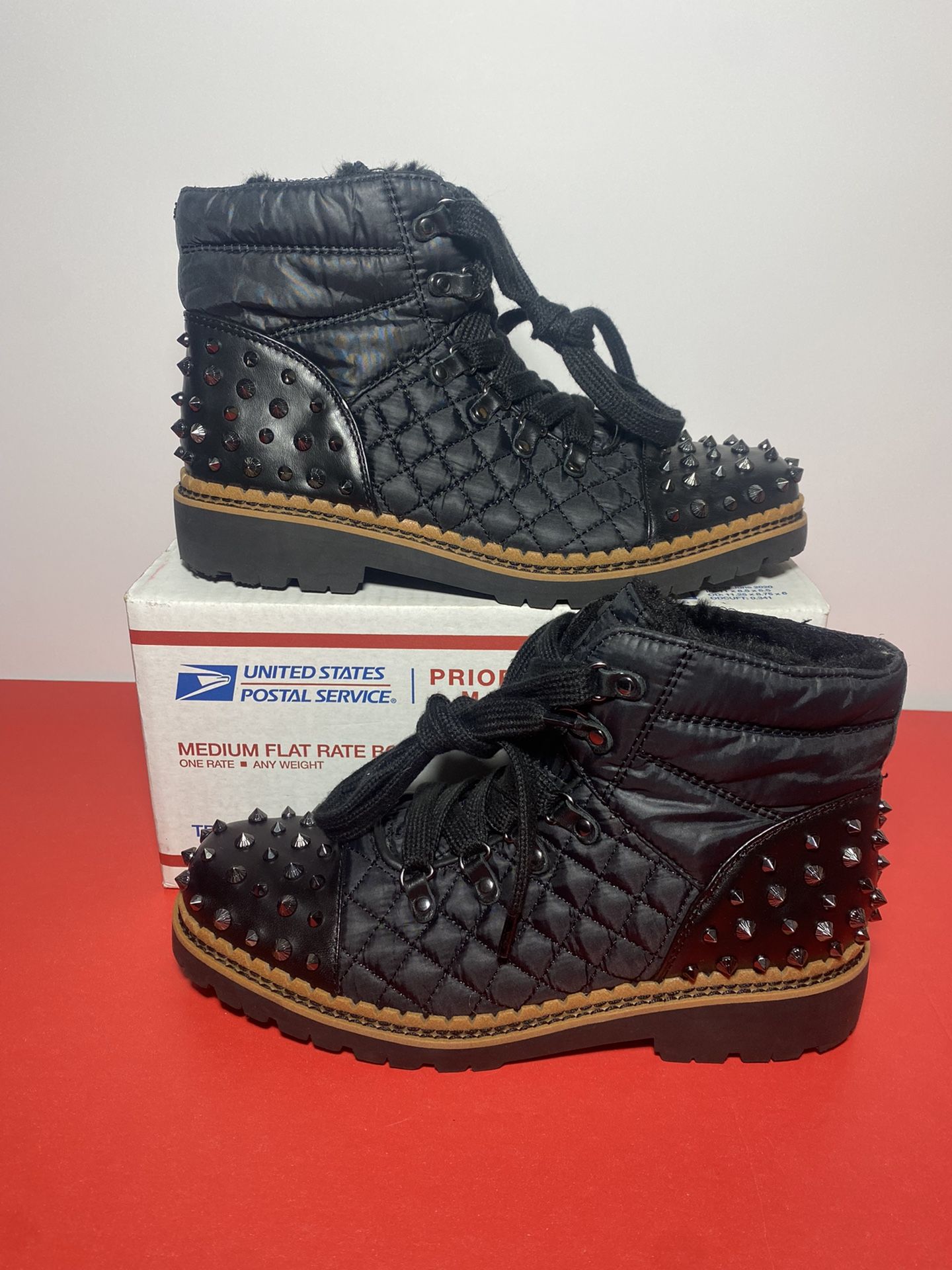 NEW $180. SAM EDELMAN BREN FAUX FUR LINED BLACK SPIKED BOOTS. WOMEN SIZE 8.