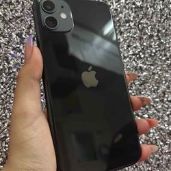 iPhone 11 64GB UNLOCKED