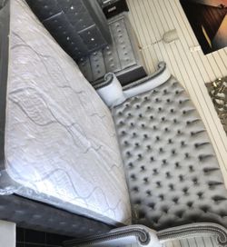 5-PIECE ( Bed Frame,dresser,mirror nightstand and Chest) Sofia Gray Velvet Platform Bedroom Set