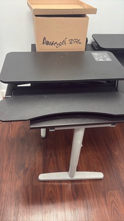 Standing desk
