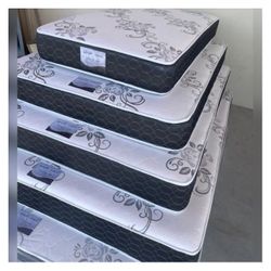 Cal King Size mattress/ Colchón