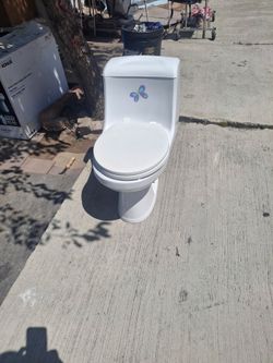 BEAUTIFUL TOILET REALLY GOOD CONDITION