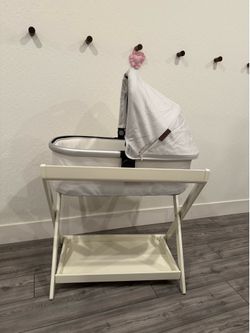 UPPAbaby bassinet and bassinet stand