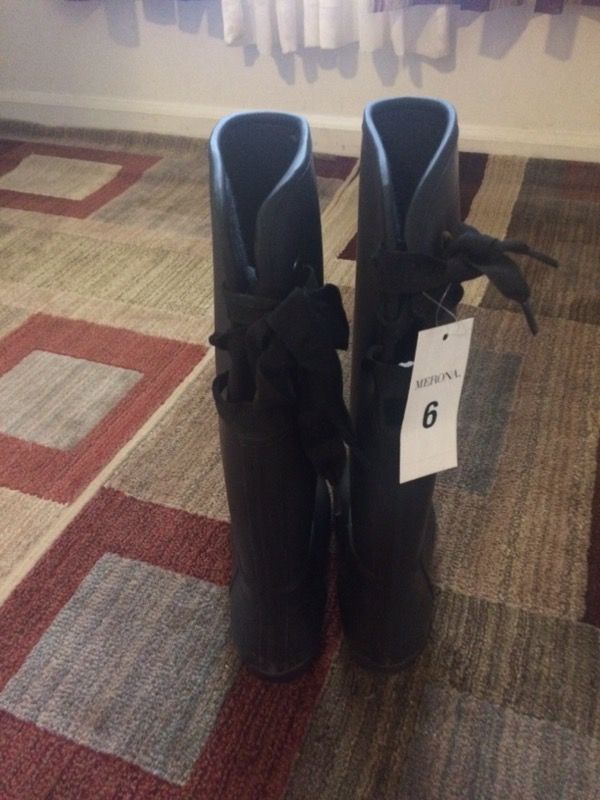 Ladies rain boots
