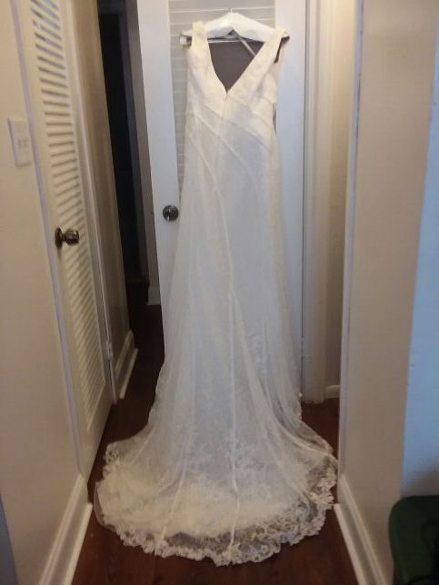 Vera Wang Wedding Dress size 10 Vera Wang Wedding Dress size 10