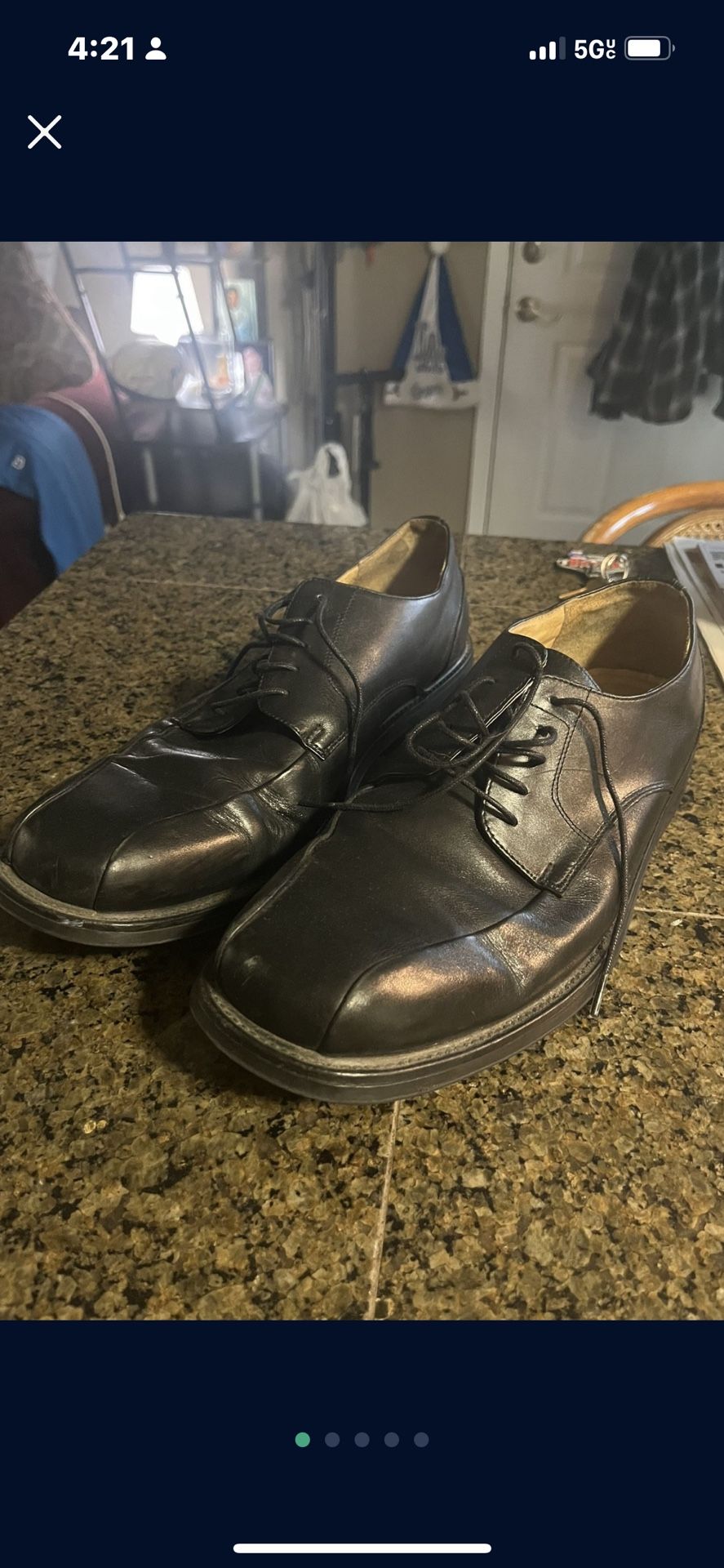 Good Condition Men’s Size 10 Black Florsheim Dress Shoe  
