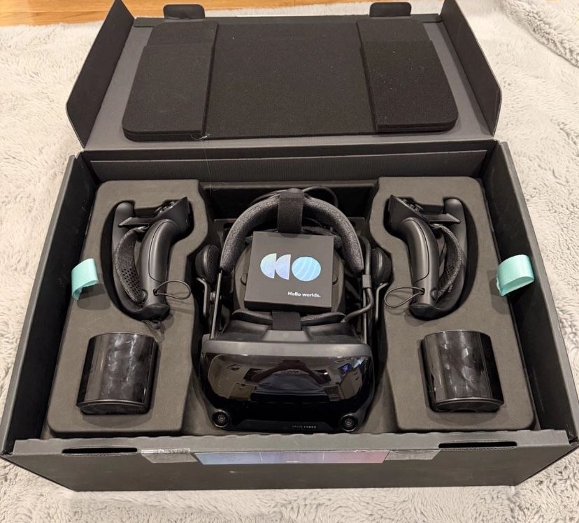 Valve Index PC VR Headset Full Kit W/ Vive trackers