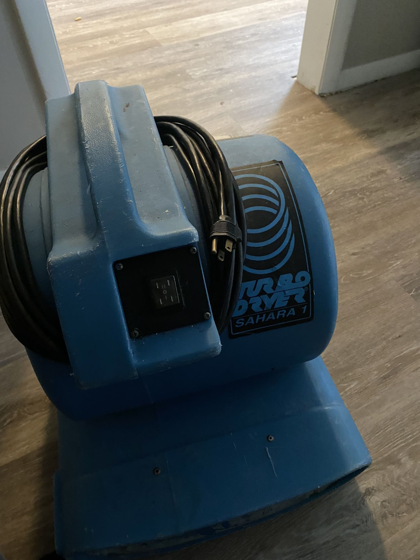 Carpet dryer
