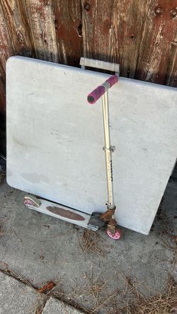 children’s scooter an folding table