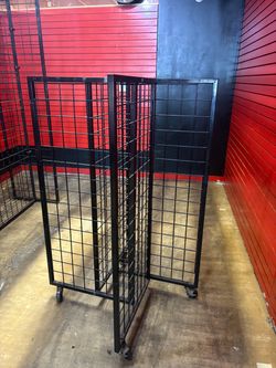 Display grid wall fixture