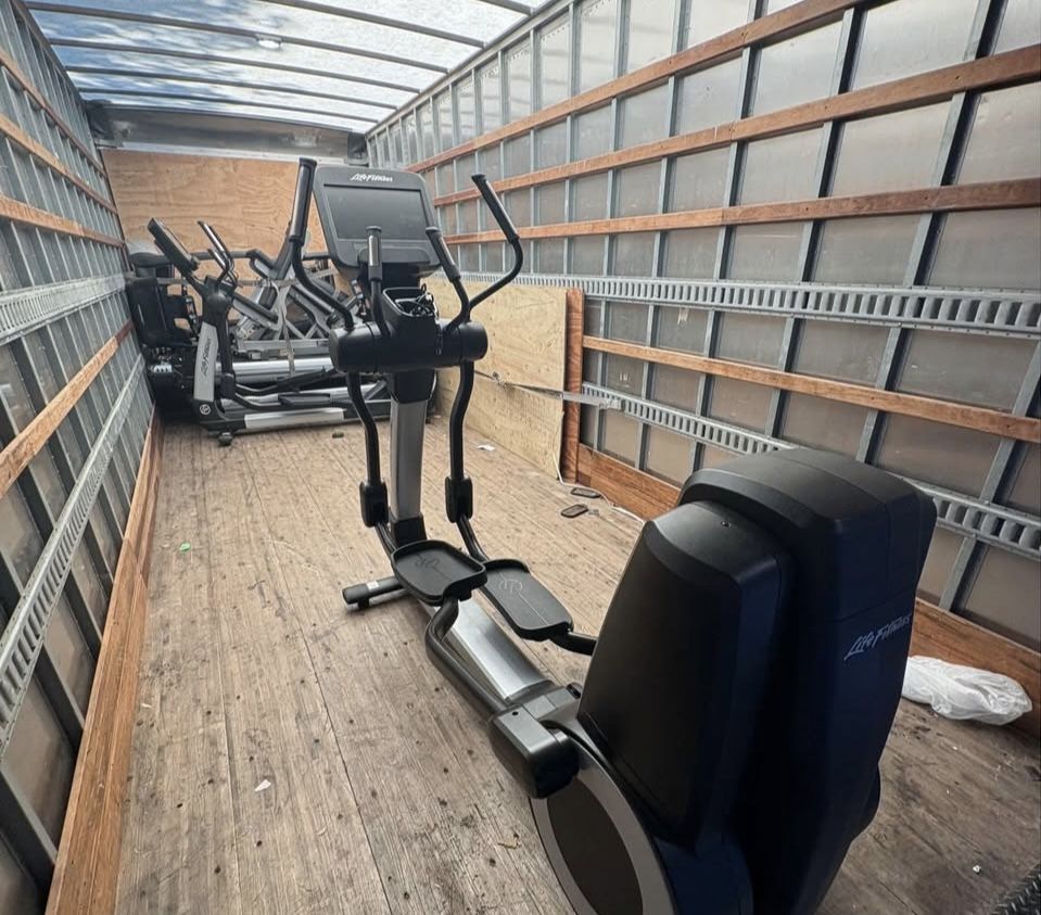 Life Fitness SE3 Commercial Elliptical