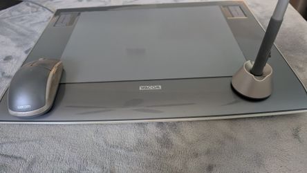 Wacom Tablet With Mouse And Pen