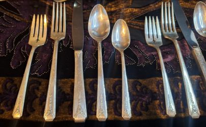 Vintage 1940's "Milady" Silverplate Flatware – Complete 16pc Service for 4