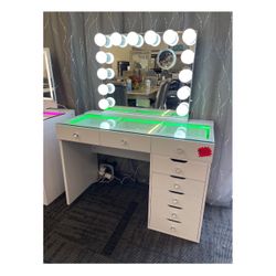 Vanity W/bluetooth Mirror