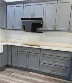 30"WNew low-profile kitchen wall cabinet, 30"W x 18"H x 12"D with two doors.
Perfect short upper cabinet for above the range hood or window areas. Sof
