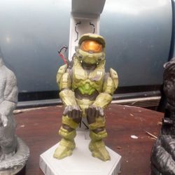 HALO MASTER CHIEF DELUXE EDITION XBOX REMOTE CONTROL HOLDER ACTION FIGURE TOY  