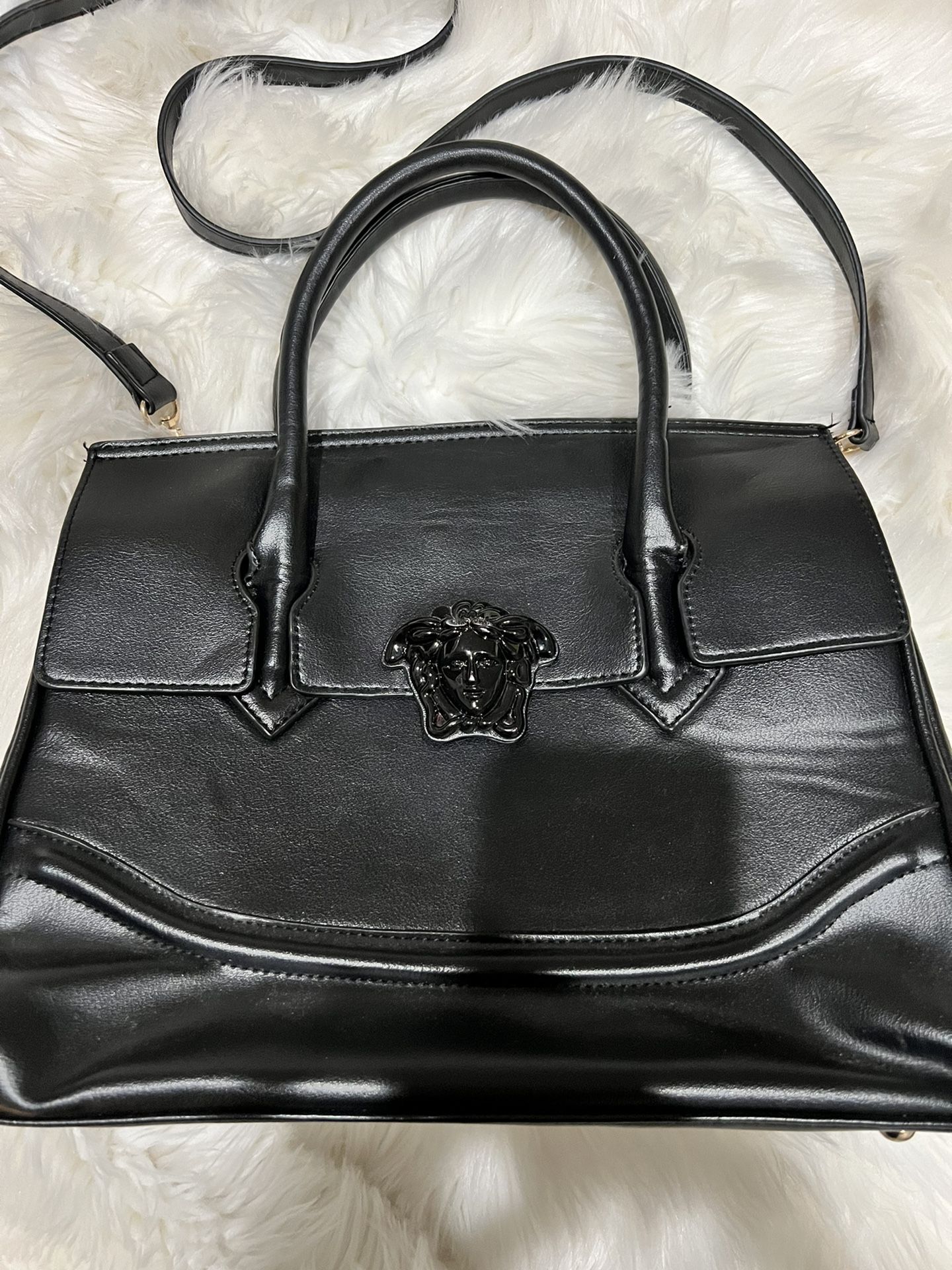 Versace bag for Sale in Snohomish, WA - OfferUp