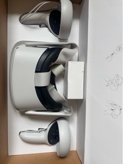 Brand New Oculus quest 2 128GB with both controllers and charger
