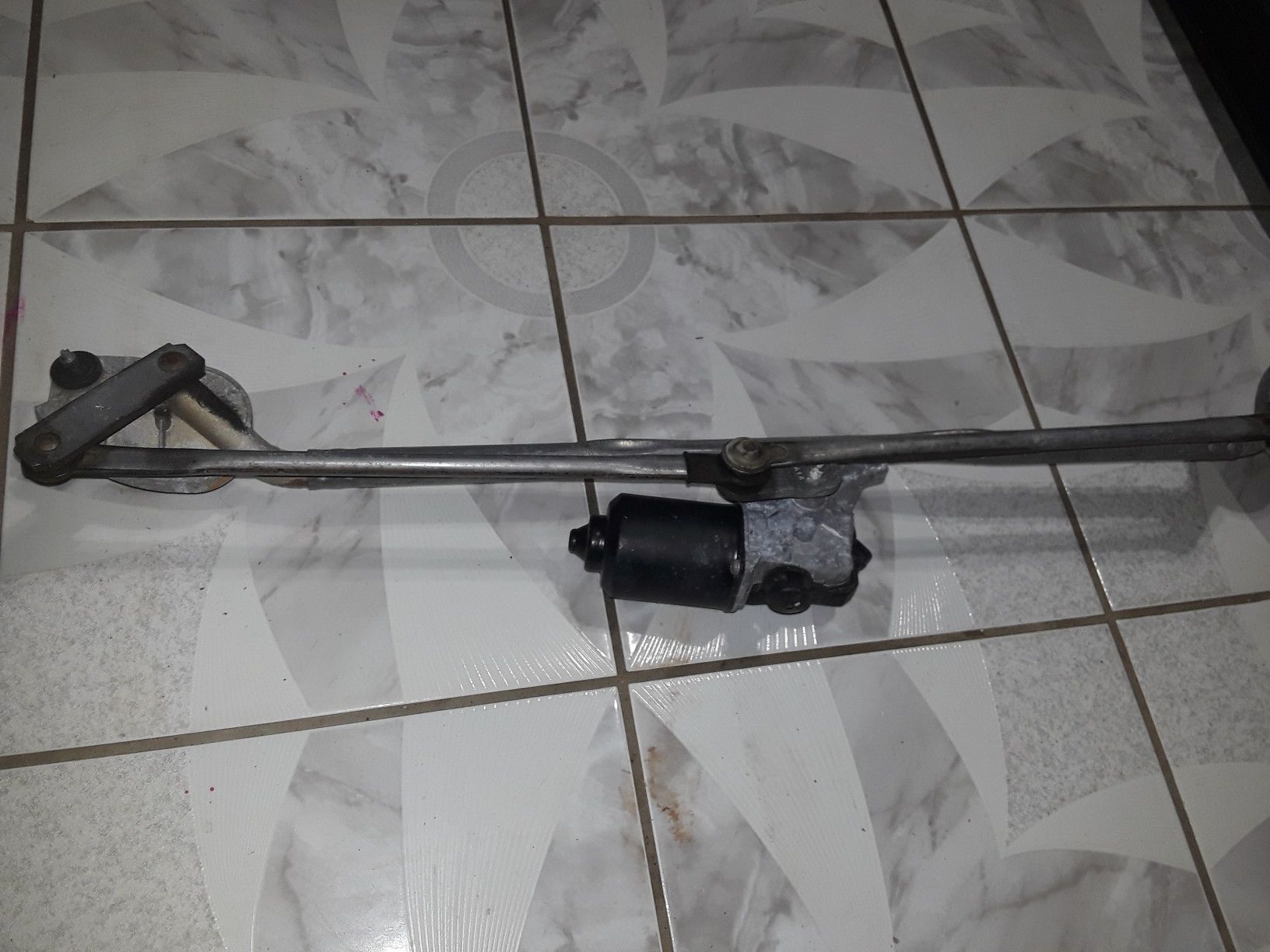 windshield wiper linkage with motor for 2007 dodge charger OEM