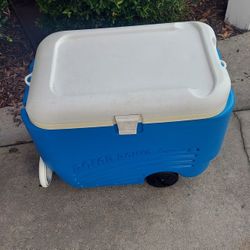 Nice Cooler With Wheels