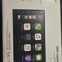 📱 Pioneer DMH-2660NEX Car Stereo – Apple CarPlay/Android Auto – Like New! 🎶
