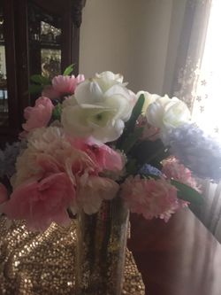 Golden vase and flowers