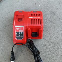 Fast charger milwaukee $50