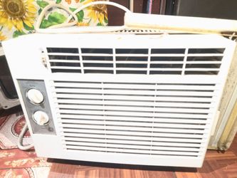 Air conditioner 5k BTU