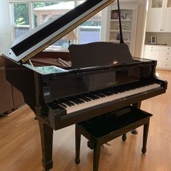Yamaha C1 Baby Grand Piano