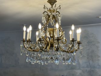 19th century vintage French 12 lights chandilier with crystals