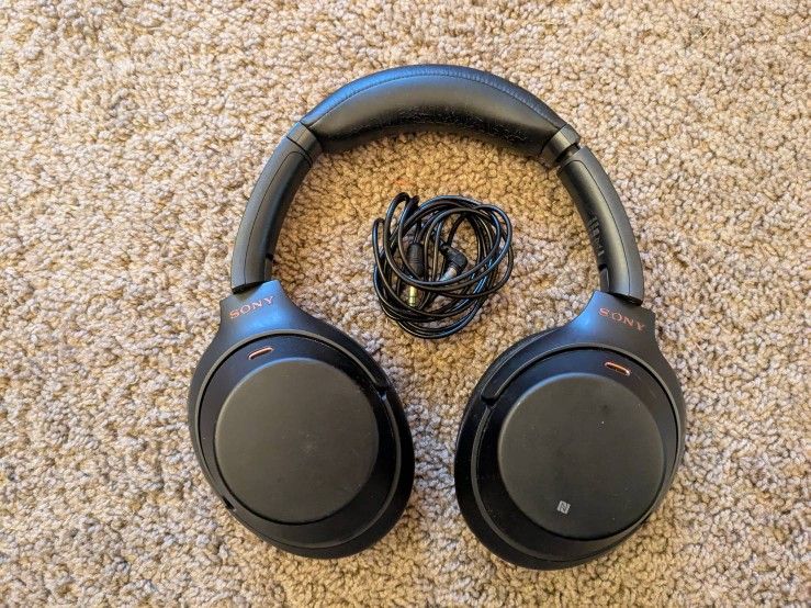 Sony Noise-cancelling Headphone WH1000X-M3 (Used)