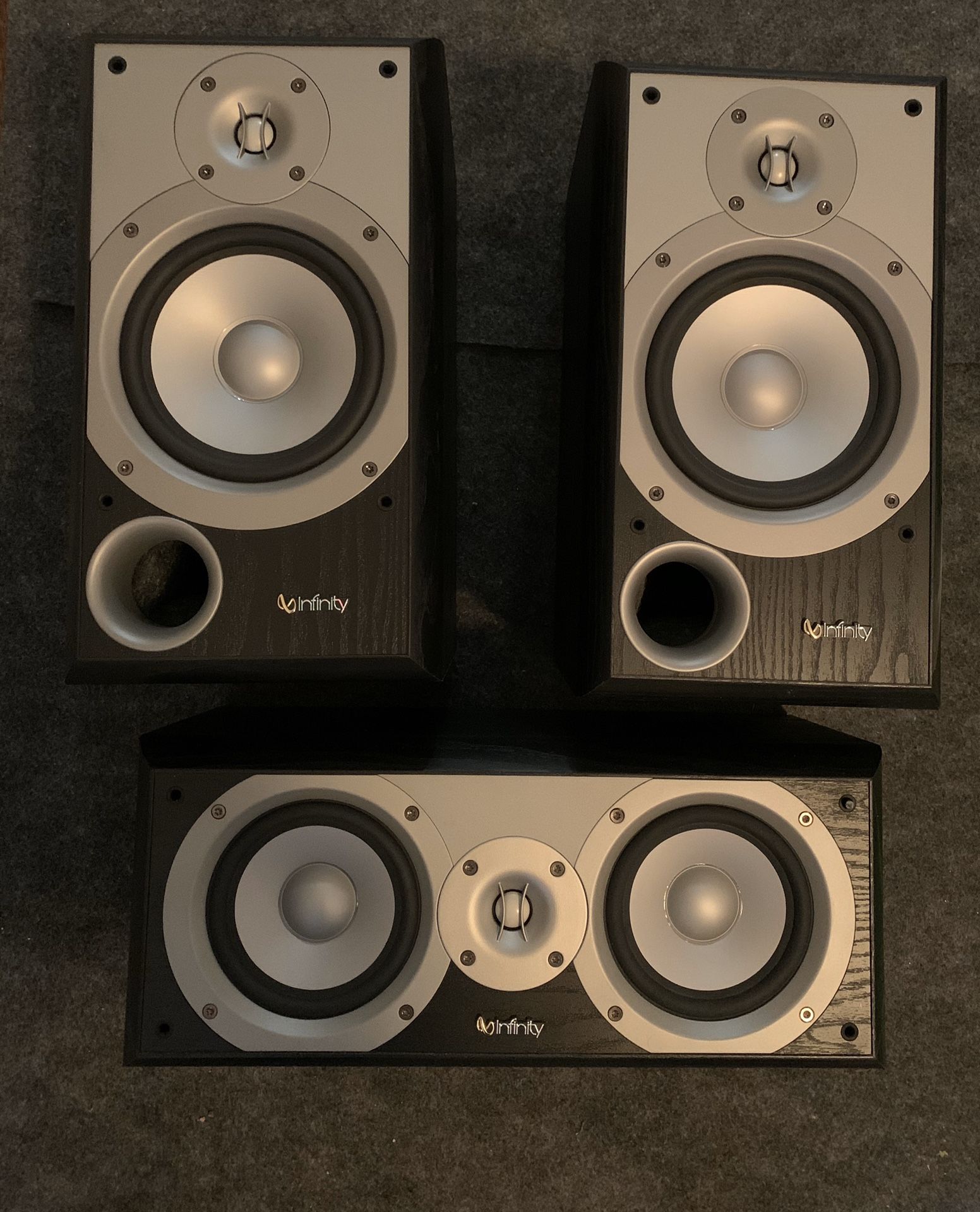 Infinity bookshelf speakers with center speaker