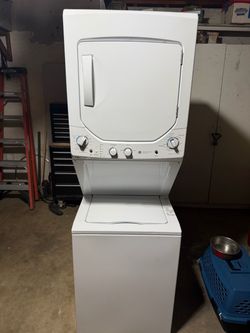 Washer/dryer/ laundry center