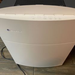 Blueair, Inc. Classic 680i Air Purifier