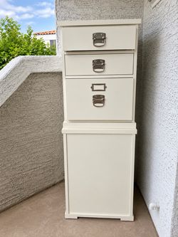2 White modern night stands