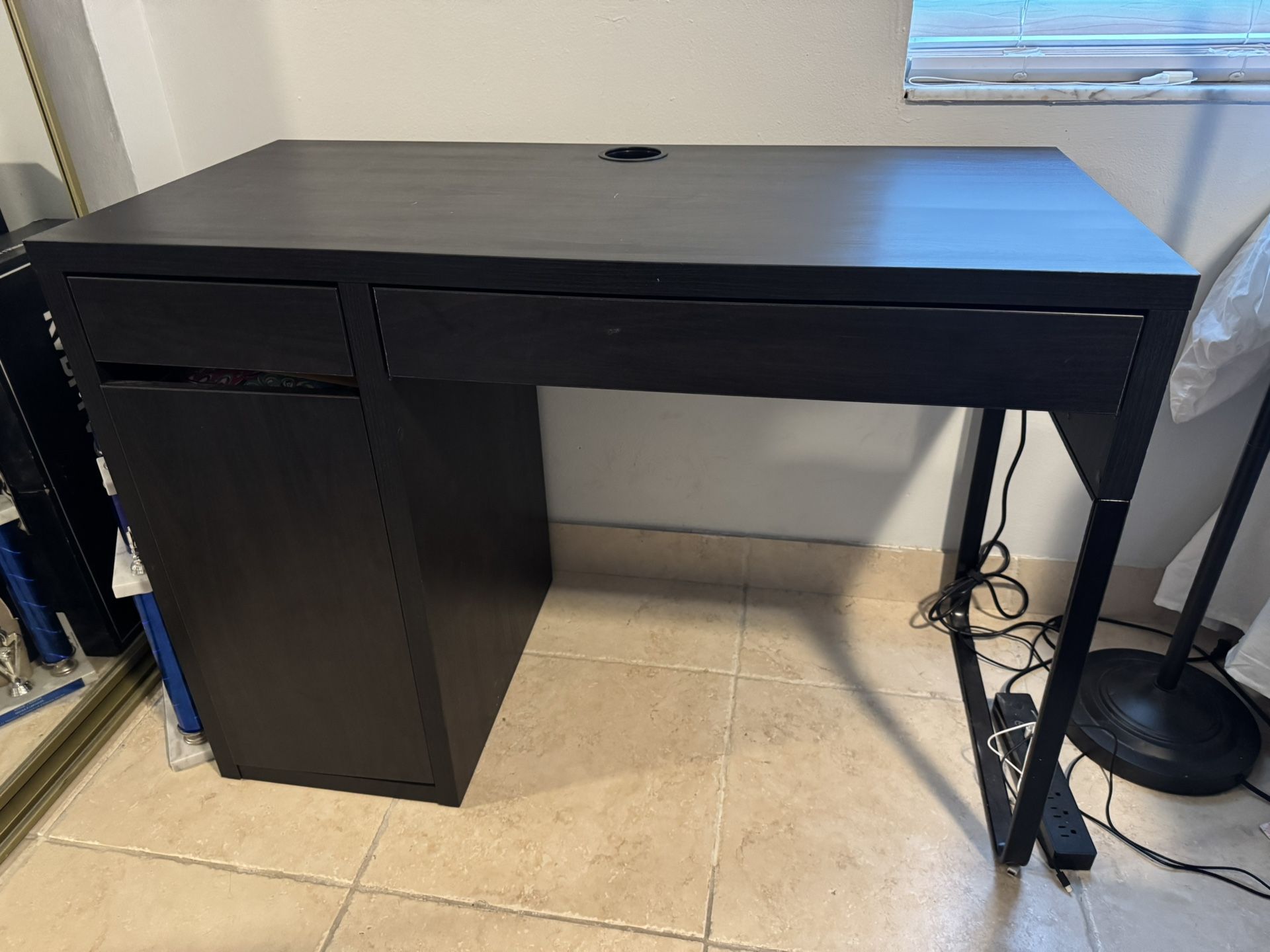 IKEA Micke Desk