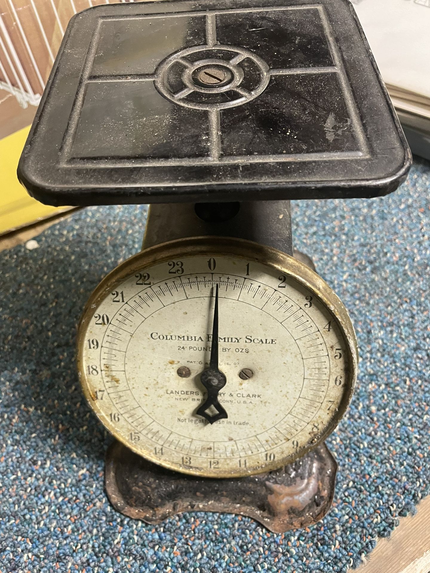 Vintage Kitchen Scale