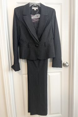 Women’s suit Size 8 Caslon