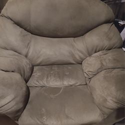 OVERSIZED COMFY CHAIR 