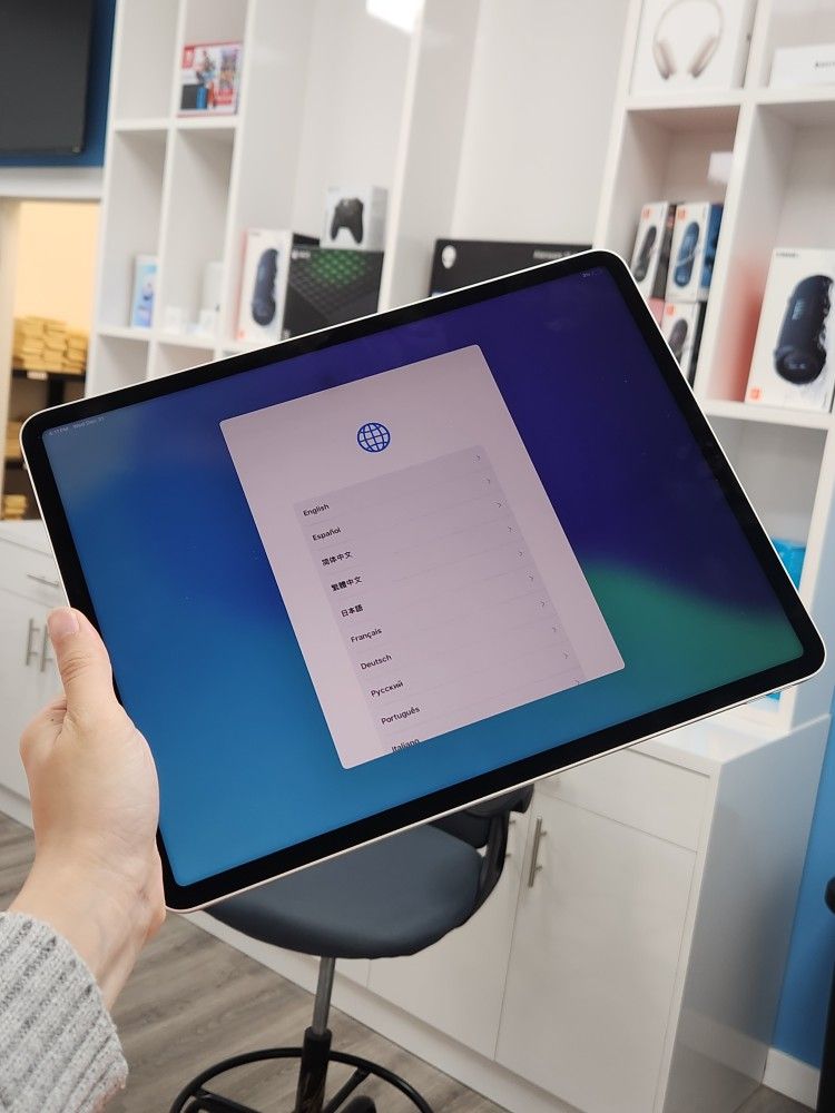 Apple IPad Pro 12.9in 3rd Gen 256GB - Message us for $5 Down Payment