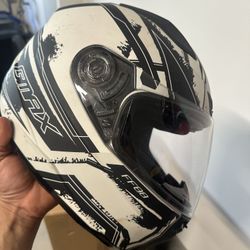 G Max Ff-88 Motorcycle helmets