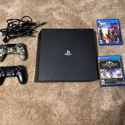 PS4 PRO | 2 Controllers | 10 Games