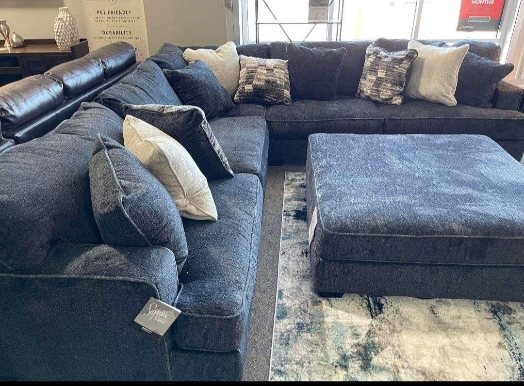 Charcoal 3 Piece Sectional Couch for Sale in Norfolk, VA