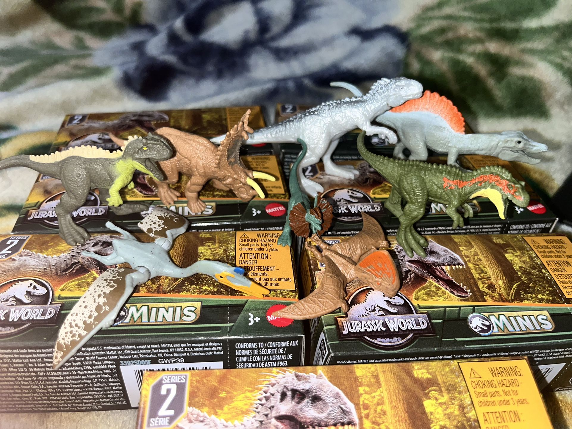 *Early Release * Jurassic World Dino Trackers Minis series 2 Lot of 8