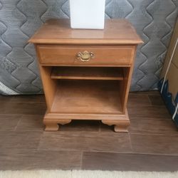 Ethan Allen Bedside End Table