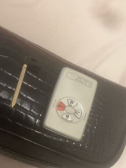 2005 Toyota Avalon key fob and 2 uncut keys